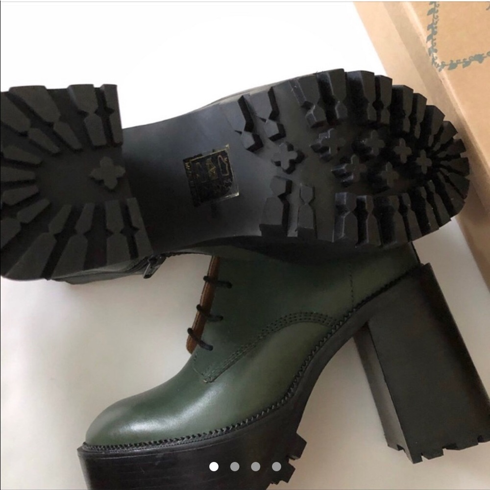 High point lace up platform boots